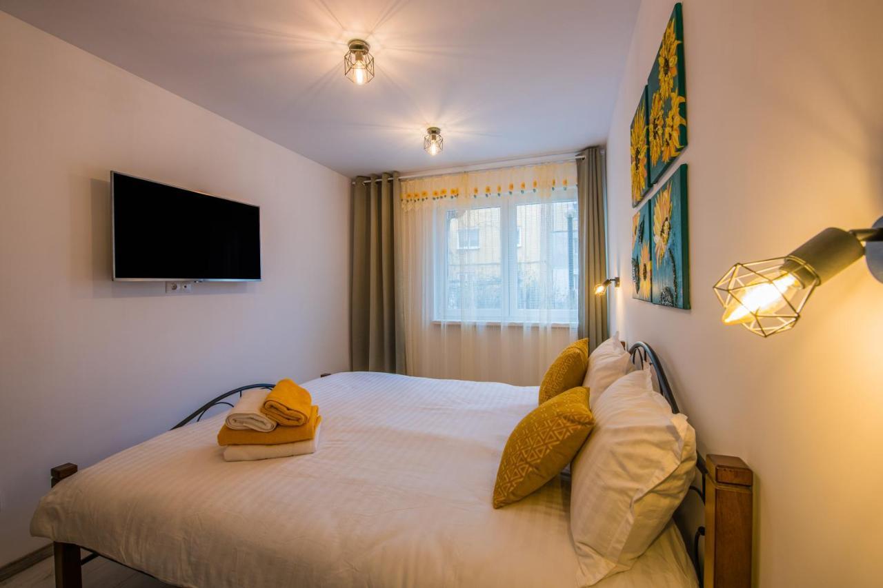 Kitty Sunflower Apartment Alba Iulia Exterior foto