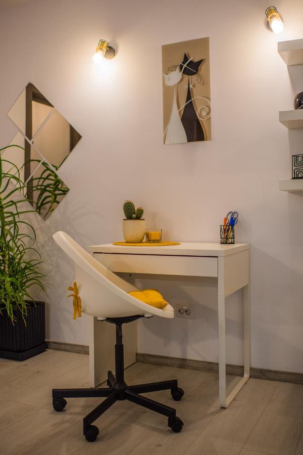 Kitty Sunflower Apartment Alba Iulia Exterior foto