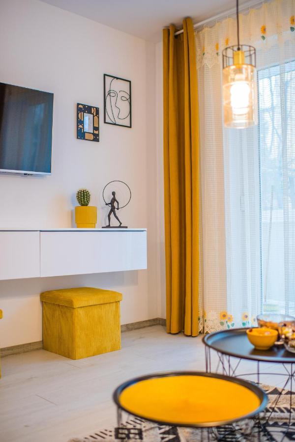 Kitty Sunflower Apartment Alba Iulia Exterior foto